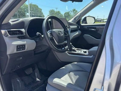 2024 Toyota Highlander Platinum
