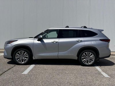 2024 Toyota Highlander Platinum