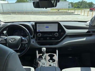 2024 Toyota Highlander Platinum
