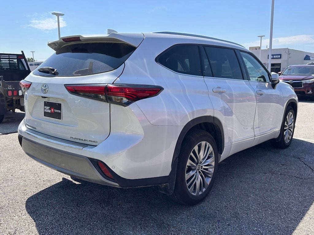 2023 Toyota Highlander Platinum