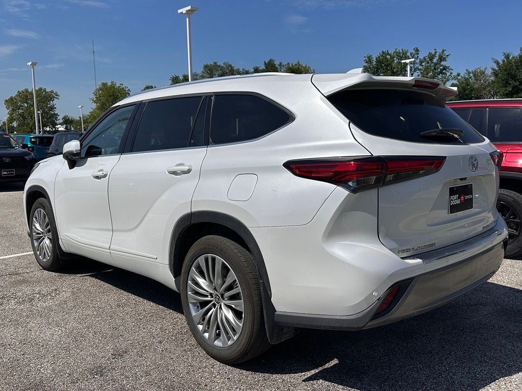 2023 Toyota Highlander Platinum