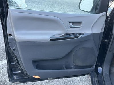 2015 Toyota Sienna XLE 8 Passenger