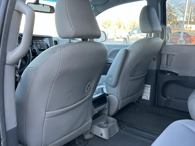 2015 Toyota Sienna XLE 8 Passenger