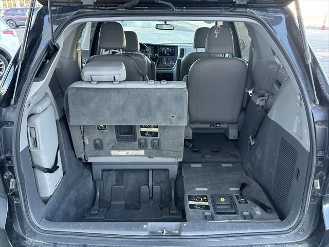 2015 Toyota Sienna XLE 8 Passenger