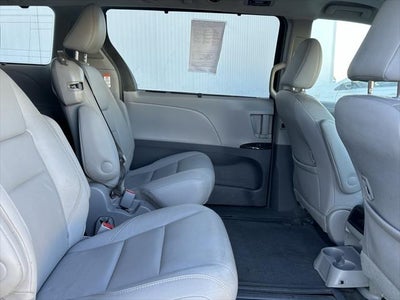 2015 Toyota Sienna XLE 8 Passenger