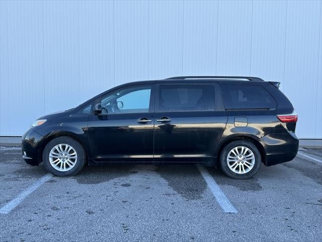 2015 Toyota Sienna XLE 8 Passenger