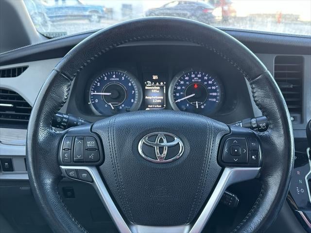 2015 Toyota Sienna XLE 8 Passenger