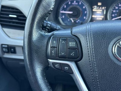 2015 Toyota Sienna XLE 8 Passenger