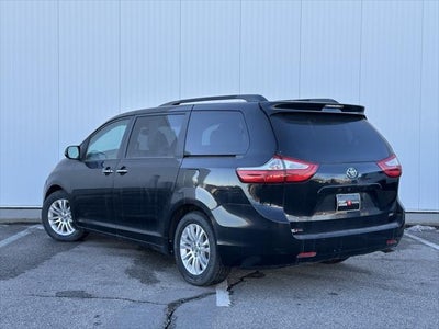 2015 Toyota Sienna XLE 8 Passenger