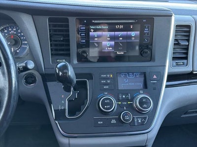 2015 Toyota Sienna XLE 8 Passenger