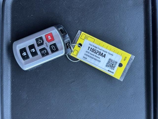 2015 Toyota Sienna XLE 8 Passenger