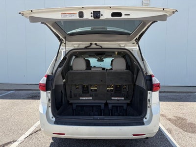 2015 Toyota Sienna XLE 8 Passenger