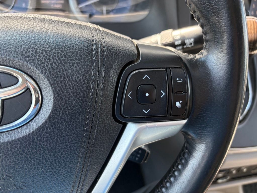 2015 Toyota Sienna XLE 8 Passenger