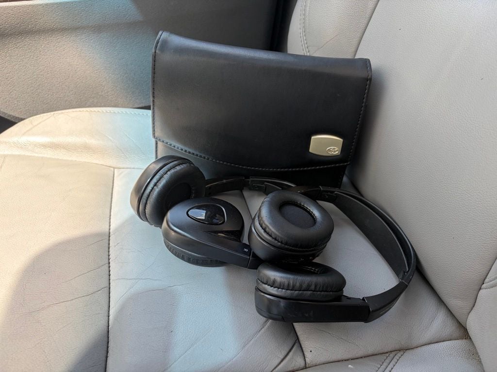 2015 Toyota Sienna XLE 8 Passenger