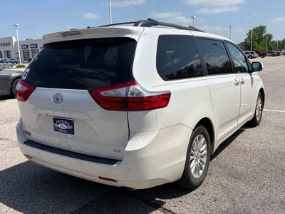 2015 Toyota Sienna XLE 8 Passenger