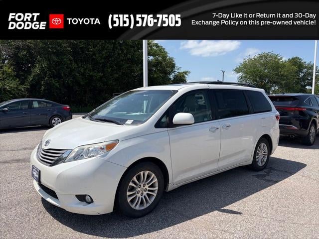 2015 Toyota Sienna XLE 8 Passenger