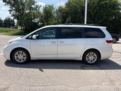 2015 Toyota Sienna XLE 8 Passenger