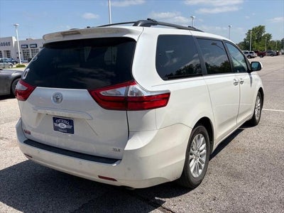 2015 Toyota Sienna XLE 8 Passenger