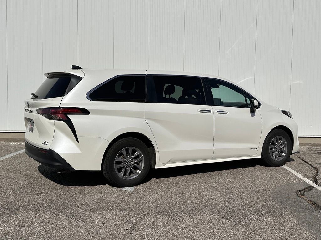2021 Toyota Sienna XLE 7 Passenger
