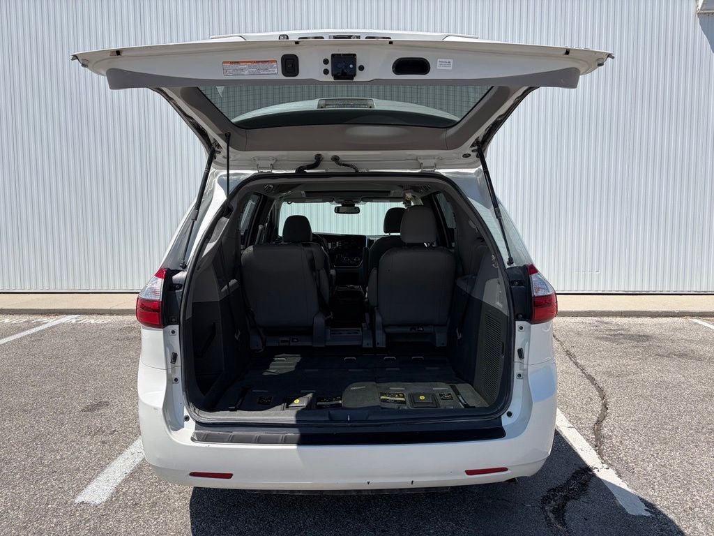 2018 Toyota Sienna XLE 8 Passenger