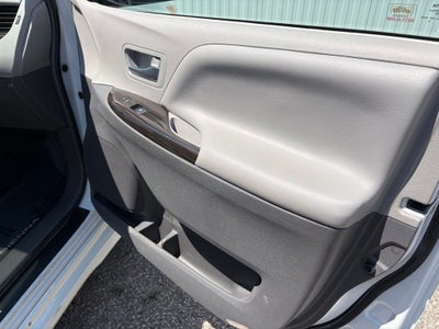 2018 Toyota Sienna XLE 8 Passenger