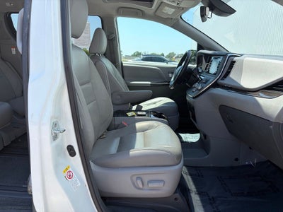 2018 Toyota Sienna XLE 8 Passenger