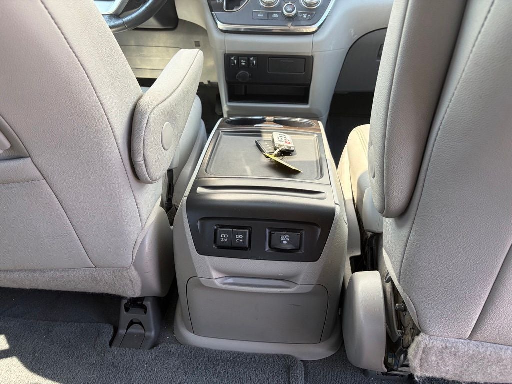2018 Toyota Sienna XLE 8 Passenger