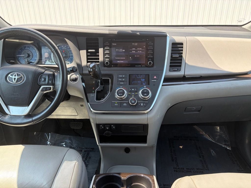 2018 Toyota Sienna XLE 8 Passenger