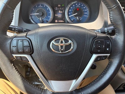 2018 Toyota Sienna XLE 8 Passenger