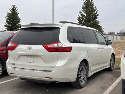 2018 Toyota Sienna XLE 8 Passenger
