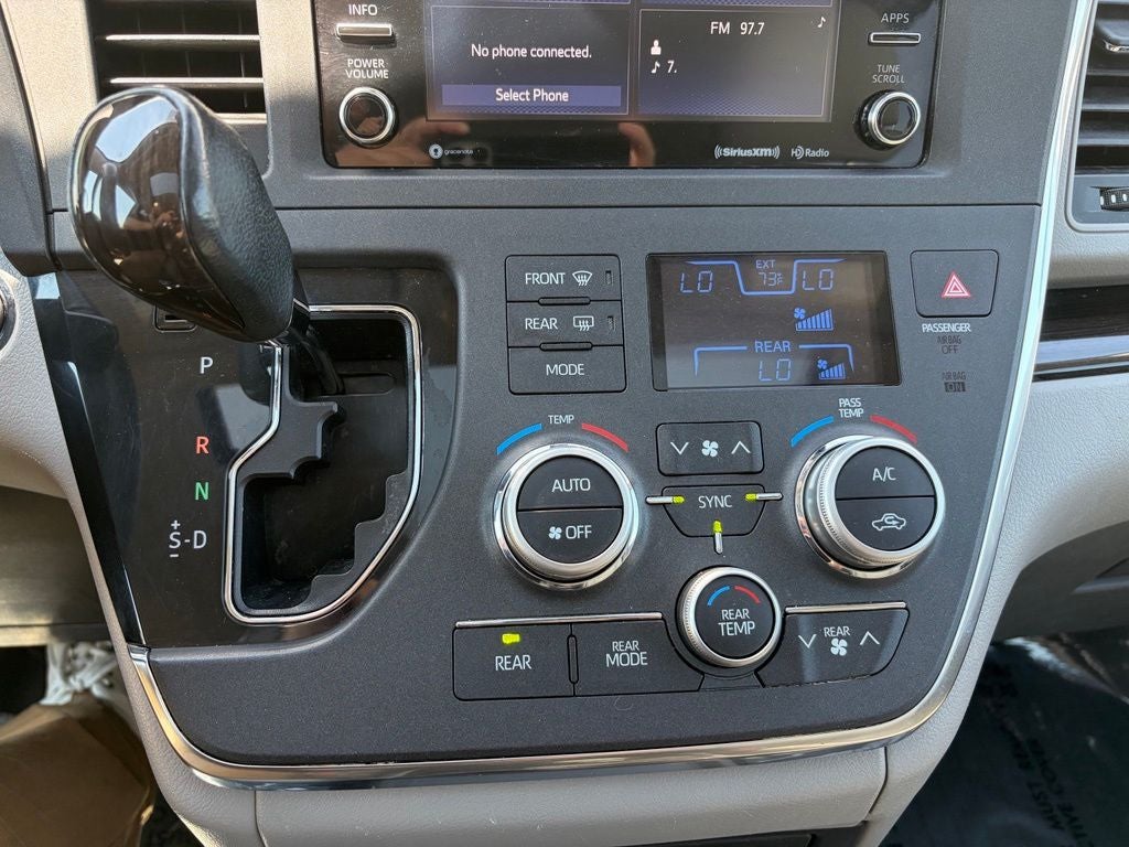 2018 Toyota Sienna XLE 8 Passenger