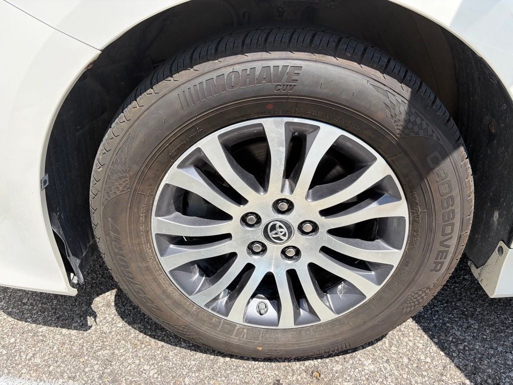 2018 Toyota Sienna XLE 8 Passenger
