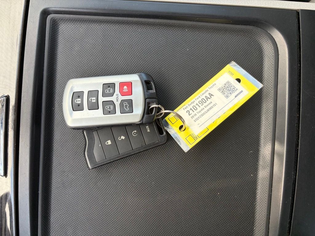 2018 Toyota Sienna XLE 8 Passenger