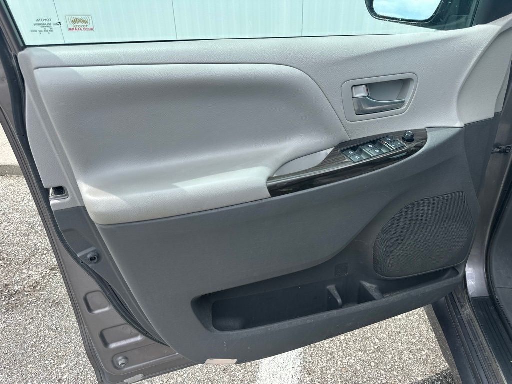 2020 Toyota Sienna XLE Premium 8 Passenger