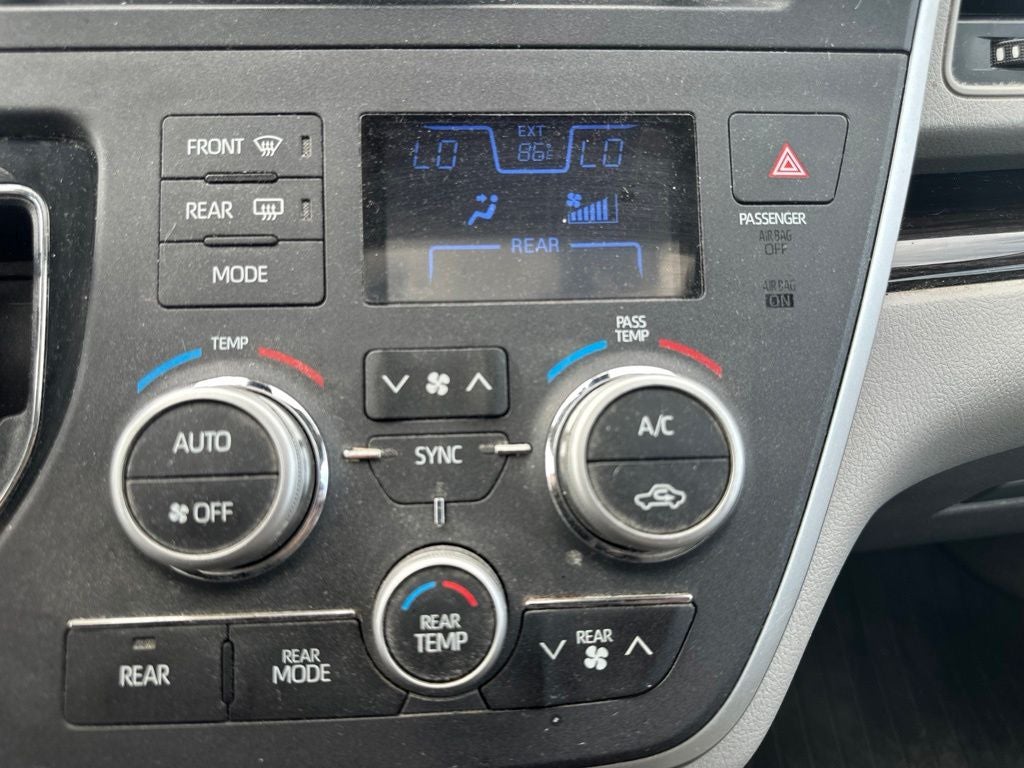 2020 Toyota Sienna XLE Premium 8 Passenger