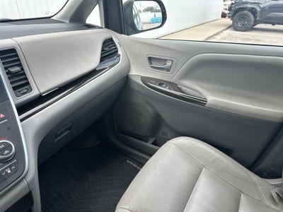 2020 Toyota Sienna XLE Premium 8 Passenger
