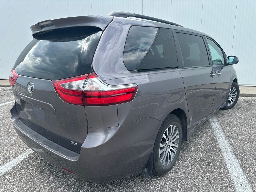 2020 Toyota Sienna XLE Premium 8 Passenger