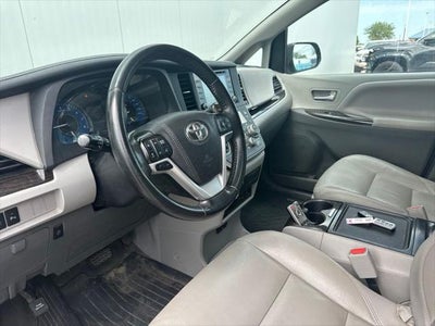 2020 Toyota Sienna XLE Premium 8 Passenger