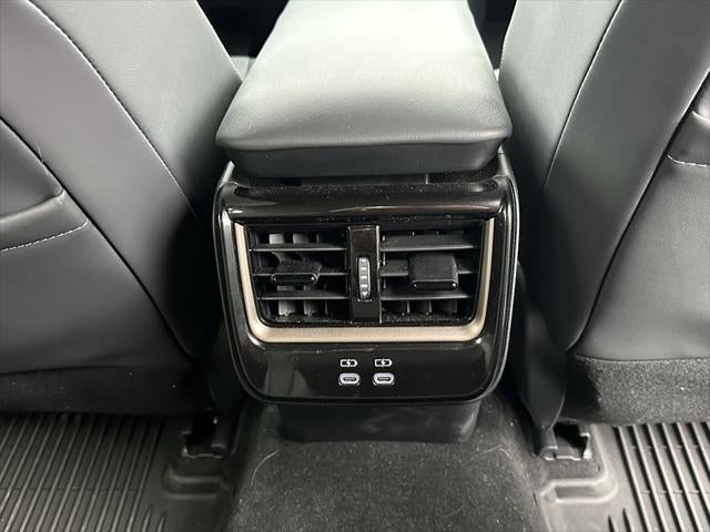 2025 Toyota Crown Signia Limited