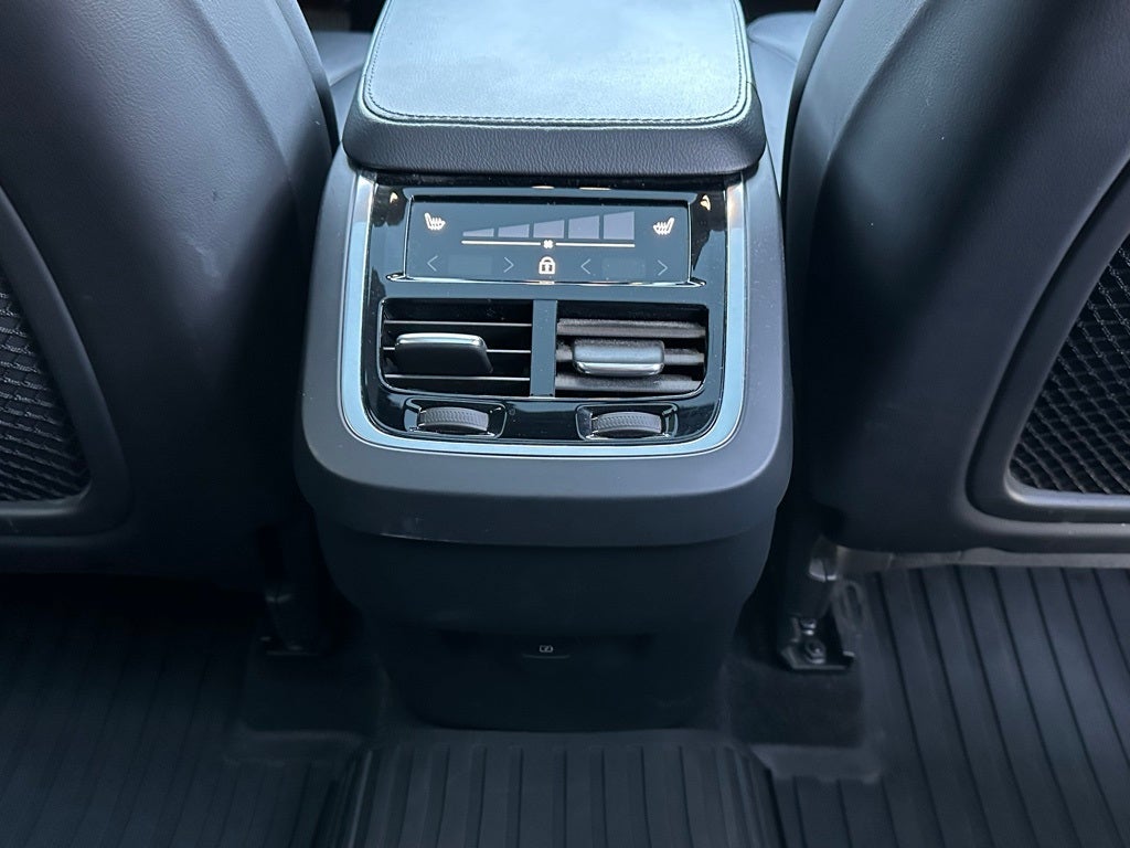 2023 Volvo XC90 B5 Core
